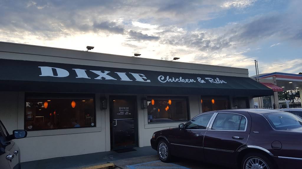 20 Must-Try Foods and Activities in New Orleans 3 The entrance to Dixie Chicken and Ribs in Lakeview, New Orleans.